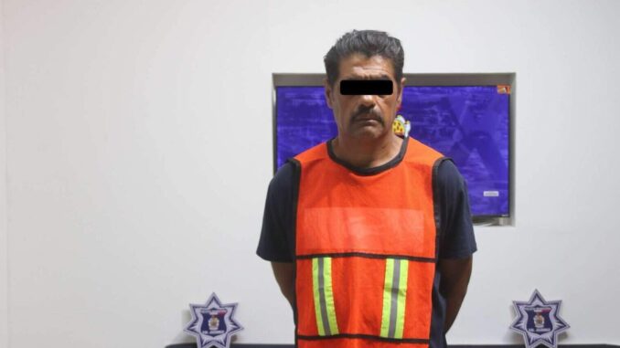 Arrestan a hombre por conducir vehículo con motos acuáticas robadas