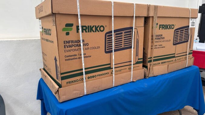 Apoya DIF Municipal con aires acondicionados a asociación civil que atiende TDAH