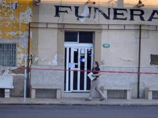 Asegura FGE funeraria por presunto levantamiento ilegal cuerpos