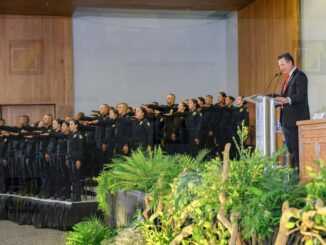 Se gradúa nueva generación de policías y bomberos