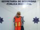 Detienen a hombre con órdenes de aprehensión pendientes