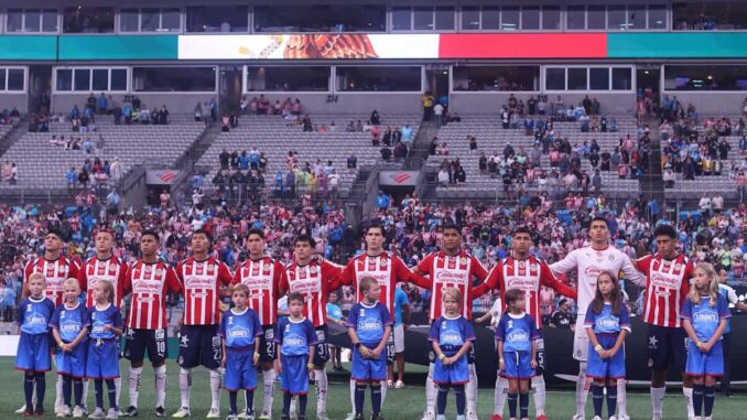 Chivas vencen en penaltis a Charlotte y se mantienen con vida