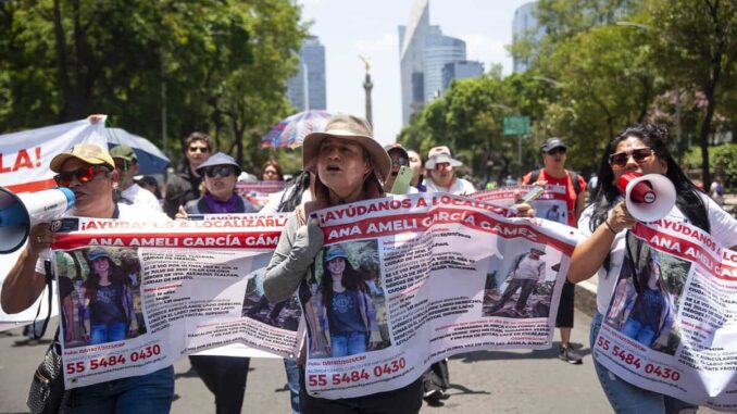 Marchan en la CDMX para exigir la localización de Ana Amelí, joven desaparecida en el Ajusco