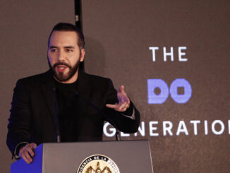 Bukele defiende la reelección indefinida