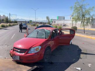Joven resulta herido tras volcadura en avenida Romanzza