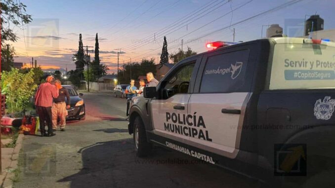 Detienen a hombre mayor por conducir ebrio una motocicleta