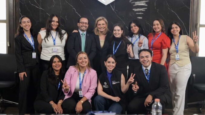 Gobierno de Maru Campos beca a jóvenes para estudiar en Washington