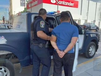 Detienen a vigilante nocturno tras causar daños en cajeros de banco en la zona centro