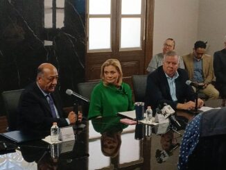 Maru Campos le cumple al magisterio: firma acuerdo para garantizar pago de prestaciones pendientes