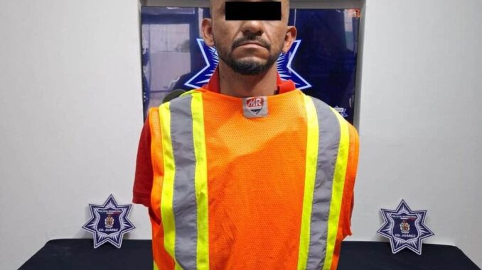 Detienen a motociclistas armados que intentaron huir de la policía