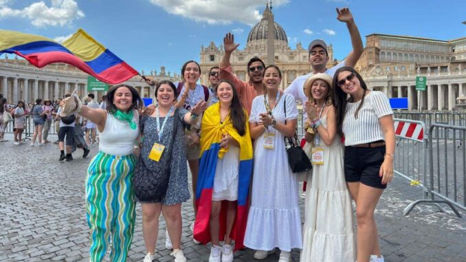 Jóvenes invaden Roma por el Jubileo de la Juventud; viven ‘ambiente mundialista’