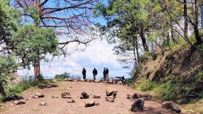 Desbloquea Operativo Conjunto camino en zona serrana
