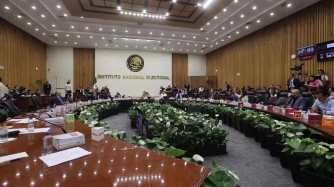 Sheinbaum se lanza contra el INE por postura sobre ‘acordeones’ en elección judicial; esperará decisión del TEPJF