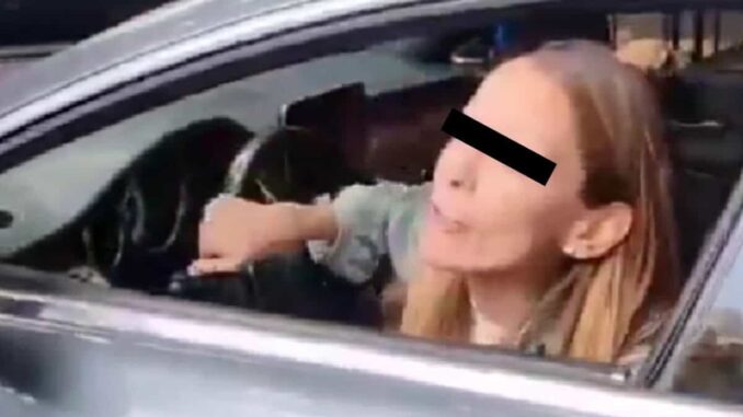 Vinculan a proceso a ‘Lady Racista’ por discriminación