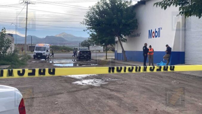 Hallan sin vida a hombre en situación de calle frente a taller mecánico en Plan de Ayala