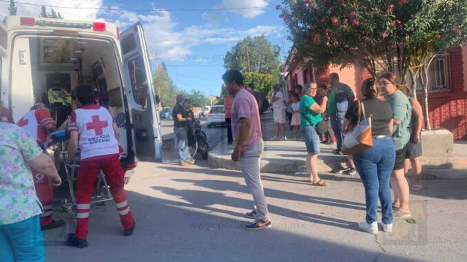 Conductor no hace alto y choca contra motociclista