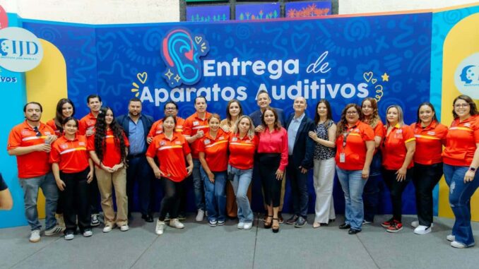 Entrega alcalde Bonilla 55 aparatos auditivos gracias a colaboración con Grupo OXXO