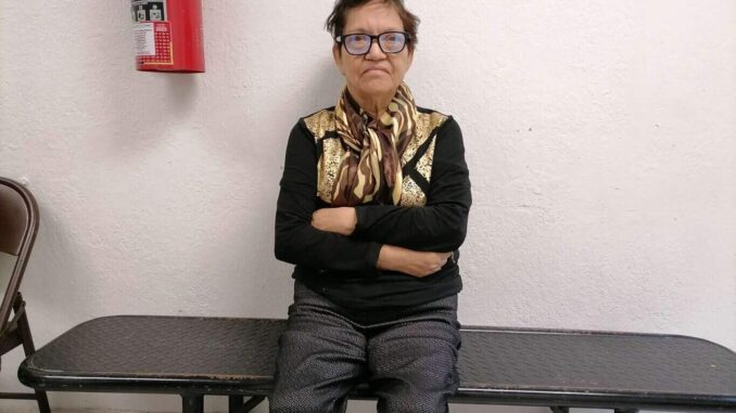 Solicitan apoyo de la comunidad para localizar a la familia de mujer extraviada