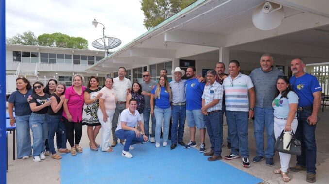 Entrega diputado Arturo Zubía 680 paquetes de útiles escolares en la Secundaria Federal Beneméritos de las Américas