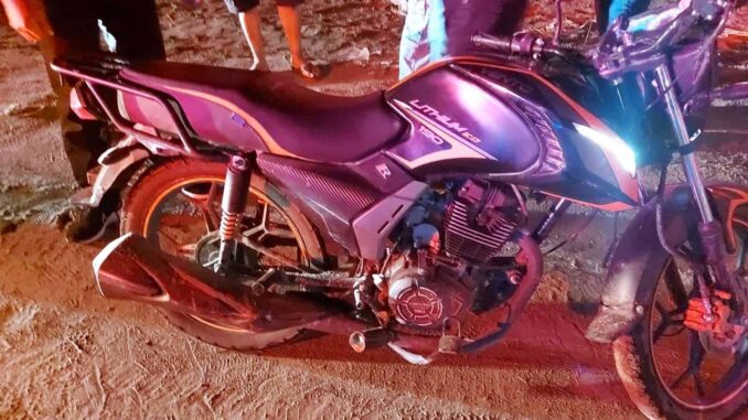 Detienen a dos adolescentes por robo de motocicleta