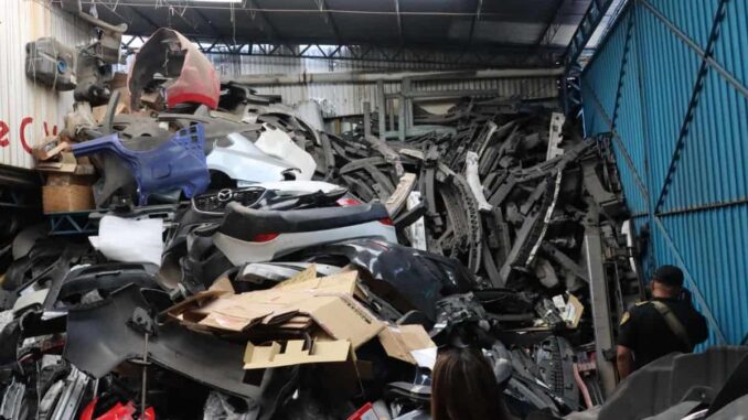 Aseguran en CDMX casi mil toneladas de autopartes presuntamente robadas