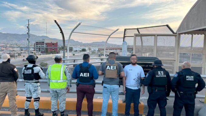 Colabora AEI con recepción y entrega de hombre deportado de Estados Unidos, acusado de doble homicidio en Sinaloa