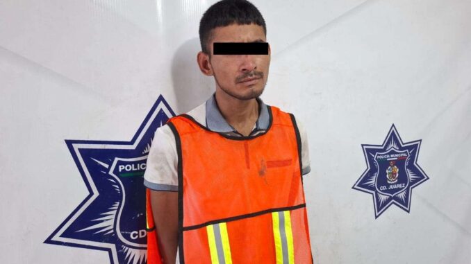 Arrestan a hombre por violación y robo de vehículo