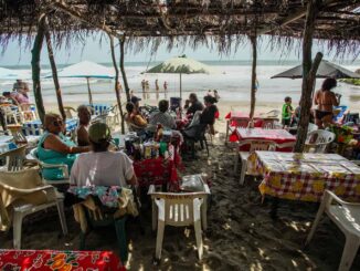 Los hoteleros de Acapulco van por reactivar el turismo tras los huracanes