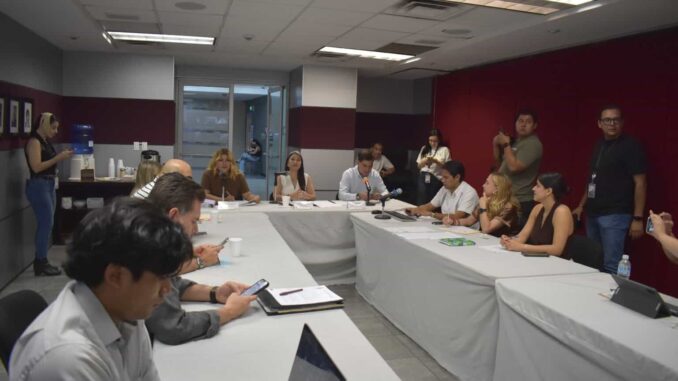 Aprueban proyecto de dictamen para que municipios usen tecnología en la protección de mujeres en situación de riesgo