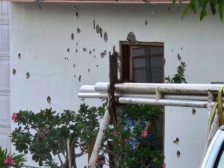 Atacan 3 casas en Culiacán; mujer que iba pasando resultó herida