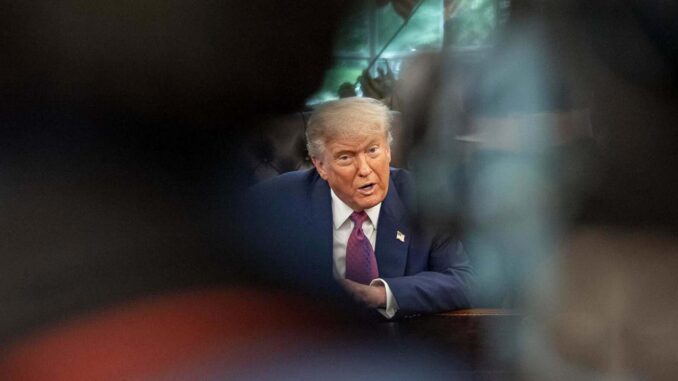 Demandan al Gobierno Trump por pausar la financiación de programas extraescolares