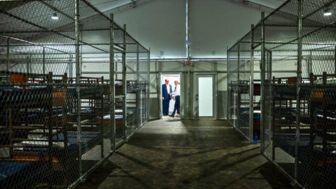 Gobierno de Trump busca construir otros 5 megacentros de detención para migrantes