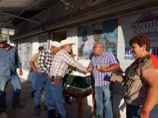 Arturo Zubía impulsa el uso de insectos benéficos en apoyo a productores locales