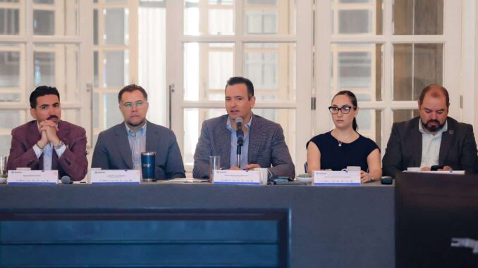 Marco Bonilla sostiene reunión con DESEC; abordan inversión y proyectos futuros para Chihuahua