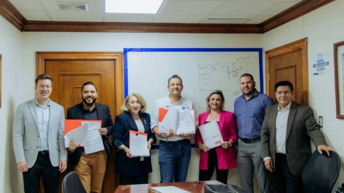 Firma alcalde Bonilla contrato de crédito con Scotiabank para construcción de Comandancia Oriente