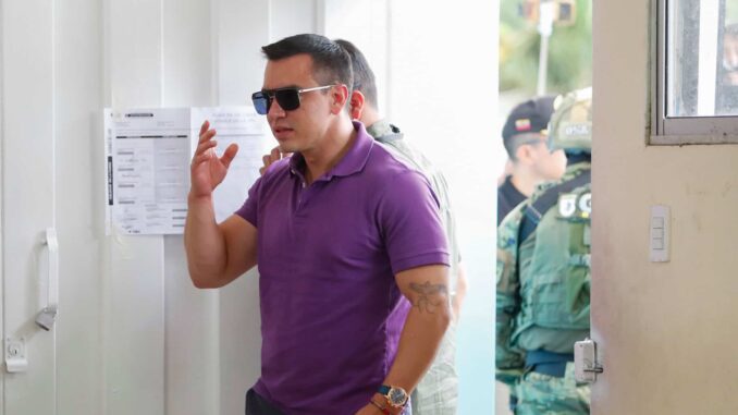 Presidencia de Perú condena «enérgicamente los actos violentos» contra Noboa