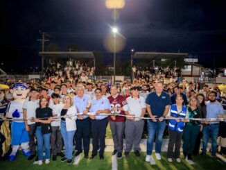 Entrega alcalde gradería y luminarias de cancha de fútbol americano del CETIS 86