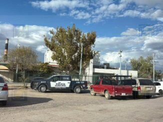 Taxista es atacado a cuchilladas y logra conducir hasta IMSS Ávalos