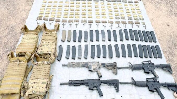Ejército decomisa arsenal y captura a delincuente en operativos en Coyame y Ojinaga 
