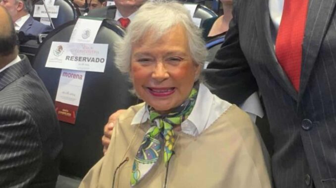 Olga Sánchez Cordero no va con la 4T y se abstiene en reforma a la Ley de Amparo
