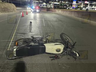 Muere motociclista tras fuerte choque contra muro en el periférico de la Juventud