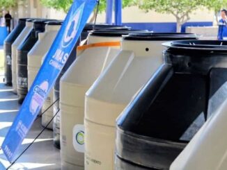 Nancy Frías y Alan Falomir unen esfuerzos para mejorar las condiciones de seis escuelas del Distrito 12