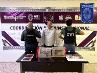 Arrestan AEI y DSPM a hombre en posesión de droga y armas de fuego