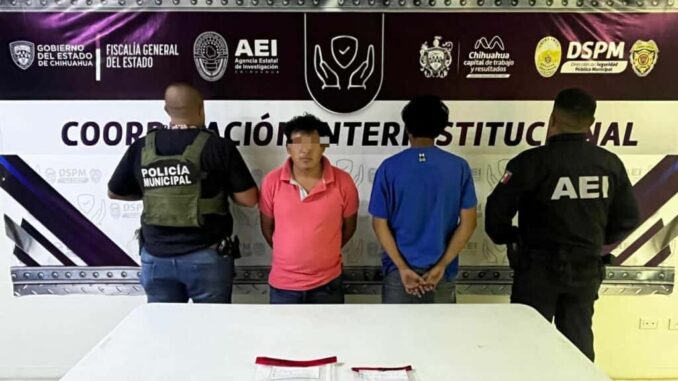 Detiene AEI y DSPM a un adulto y a un menor de edad que vendían droga afuera de un bar