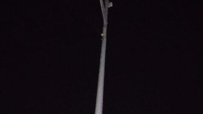 Con «cuernos de chivo» y escopeta dañan otros dos postes Centinela en el Corredor Comercial