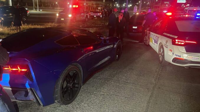 Aseguran policías viales tres vehículos en carrera clandestina