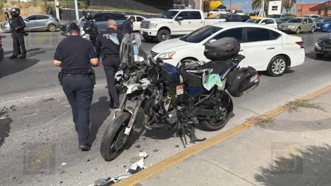 Fuerte accidente de agente de vialidad en el periférico de la Juventud