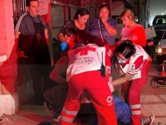 Motociclista vuelca tras atropellar a un perrito en Villa Juárez