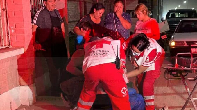 Motociclista vuelca tras atropellar a un perrito en Villa Juárez