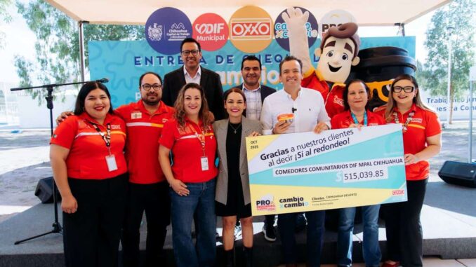 Recibe Marco Bonilla cheque del redondeo “Cambio x Cambio” de OXXO para comedores comunitarios